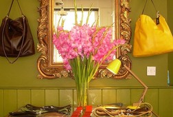 East End Sunday Market walk